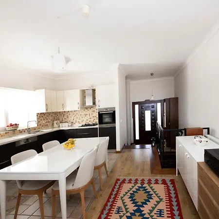 Cozy House With Balcony And Backyard Surrounded By Nature In Bodrum דירה *