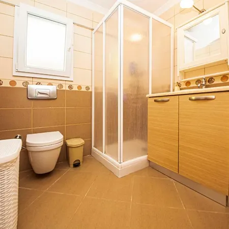 Cozy House With Balcony And Backyard Surrounded By Nature In Bodrum דירה *
